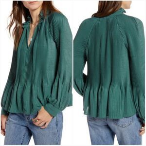 Treasure & Bond Pleated Peasant Top
